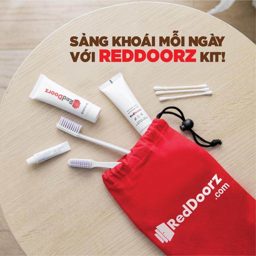 RedDoorz near Lotte Center Hanoi Zewnętrze zdjęcie